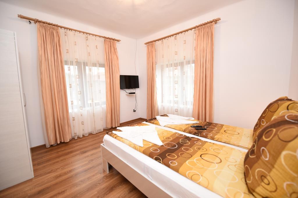 ホテル Casa Para Haţeg エクステリア 写真